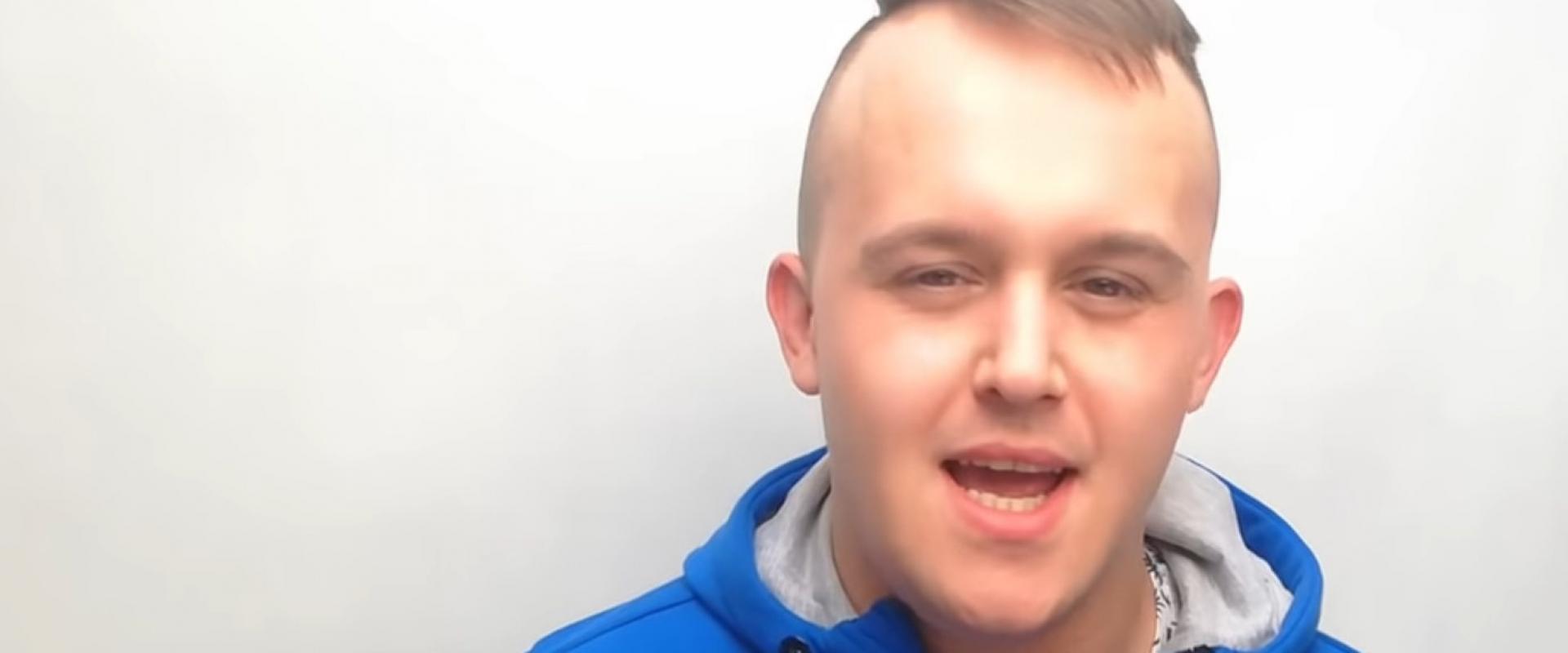 Kontrowersyjny youtuber skazany za zniesławienie. Wyrok nie jest prawomocny.